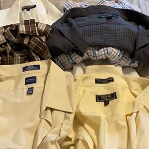 Lot size xo 17 and 17.5 inch neck 7 short sleeved shirts a couple older